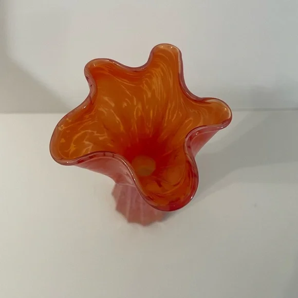 Vintage Pink and Orange Art Glass Ruffled Top Vase Silhouette 7” H - Picture 2 of 5